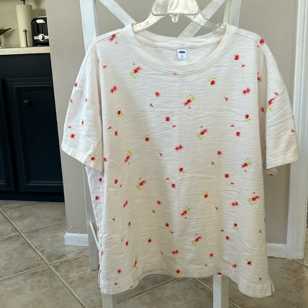 Old Navy tiny pink flowers tee NWT